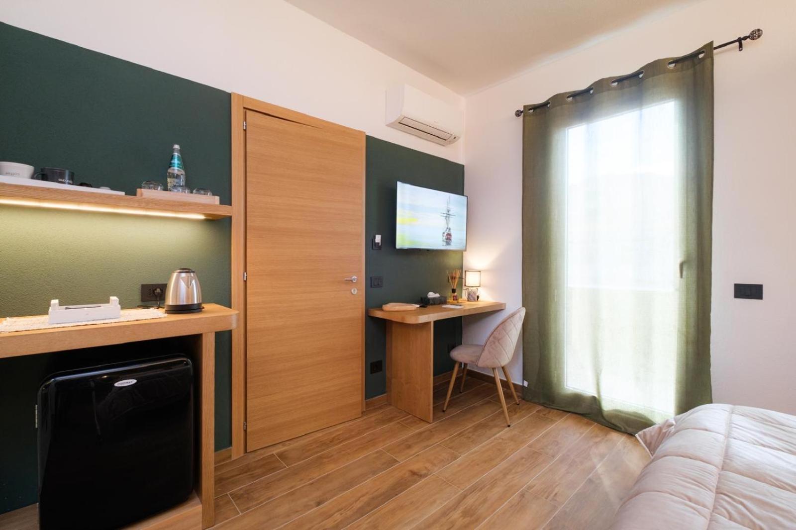 Hotel In Centro Da Carlotta Olbia Esterno foto